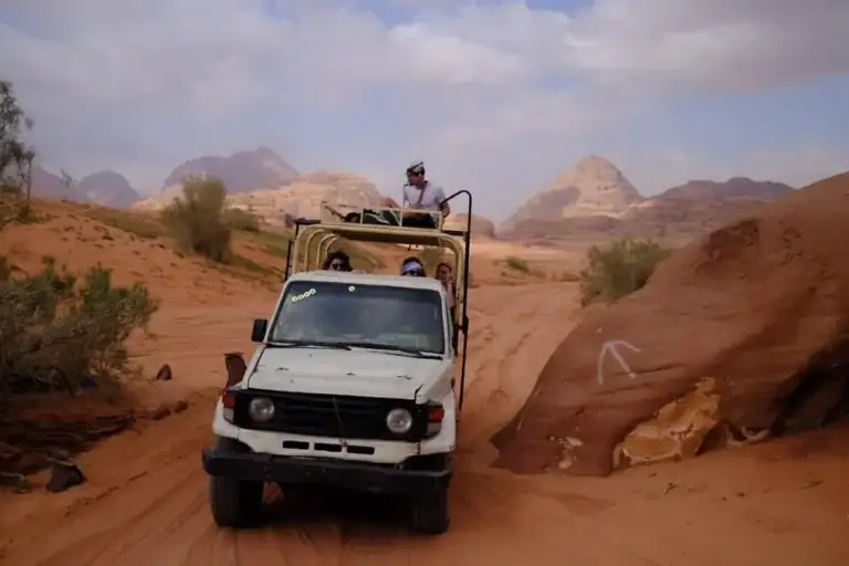 How to Plan Luxury Expeditions on a Budget: Definitive Expert Guide